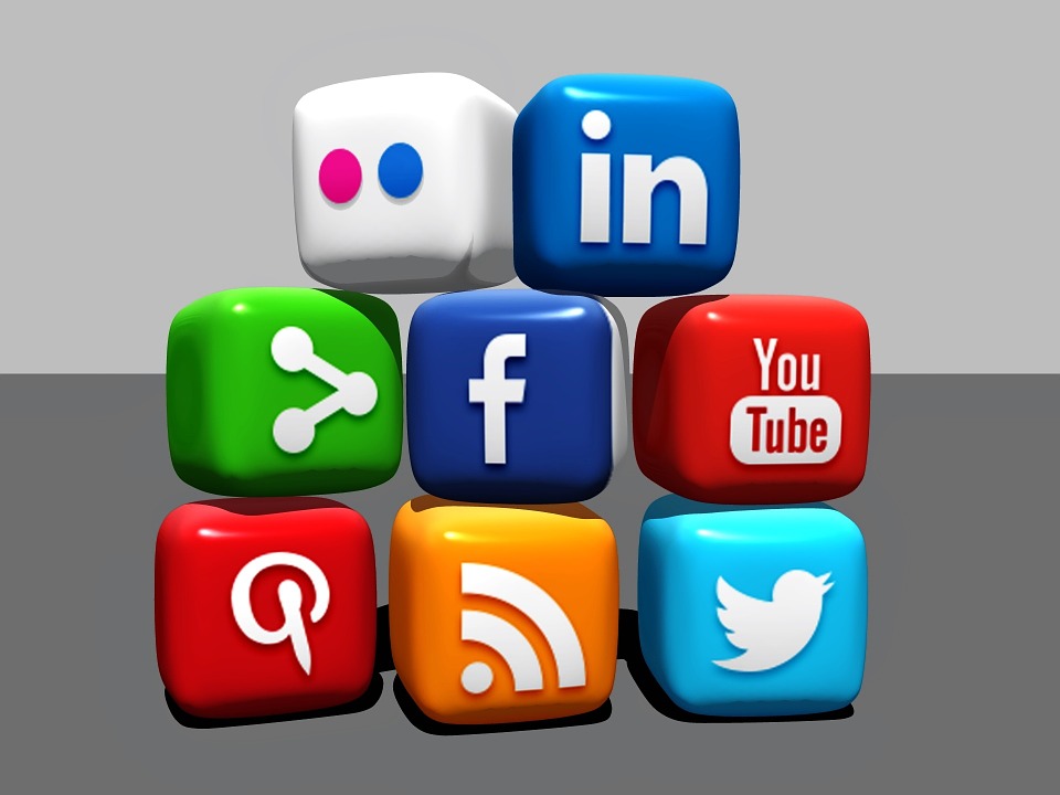 https://pixabay.com/en/social-media-blocks-blogger-488886/